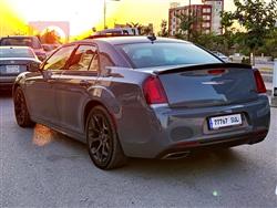 کرایسلەر 300